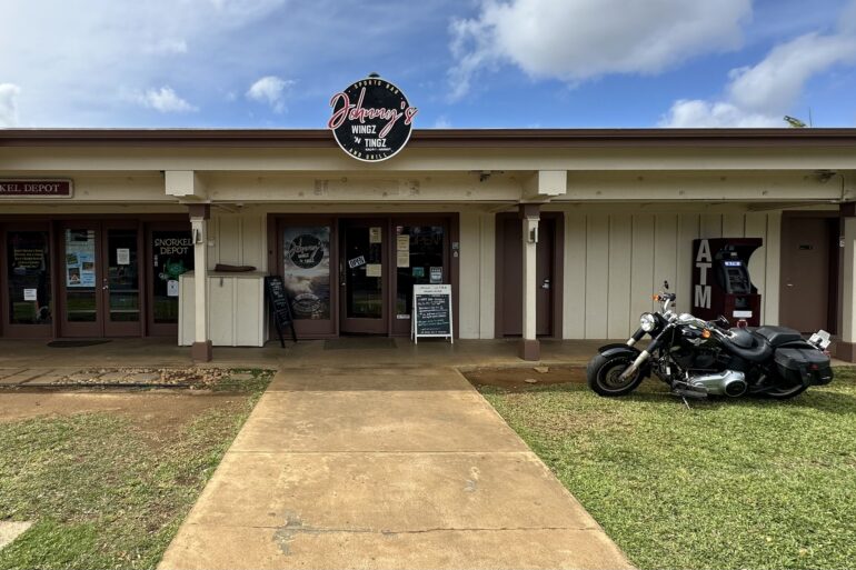 Johnny's Wings N Tings Kauai